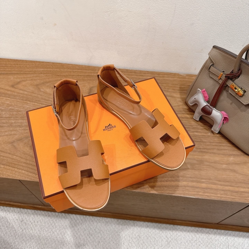 H**me5 sandals